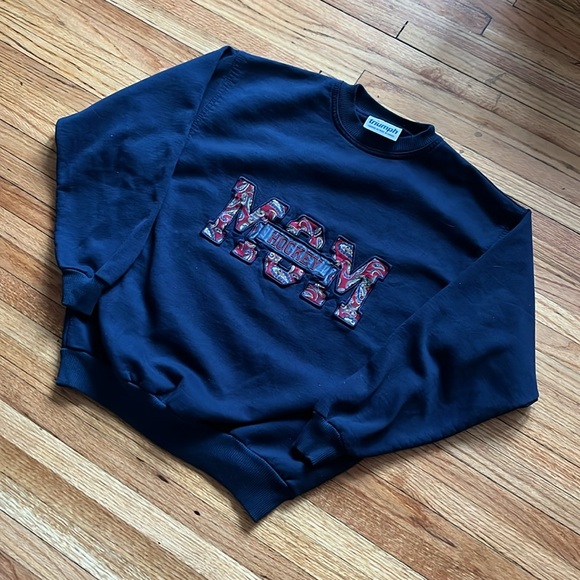 Vintage Hockey Mom Crewneck / Medium / 90s - Picture 3 of 9